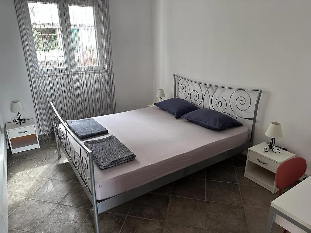 Apartmani Krolo Trogir Otok Ciovo 0*,  Kroatien